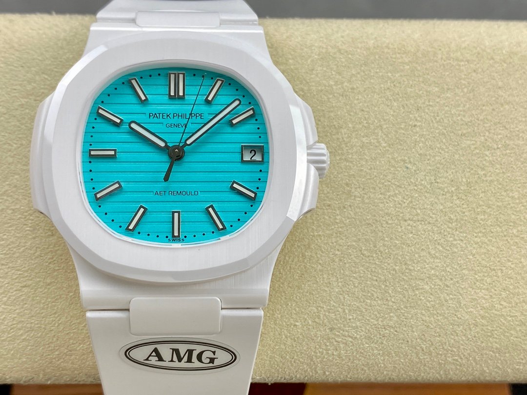 Patek Philippe Nautilus Blue 5711 40MM Watch - Image 3