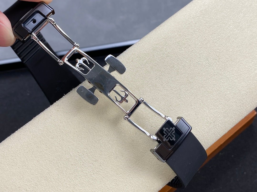 Patek Philippe Nautilus Black Dial 5711 40MM Watch - Image 11