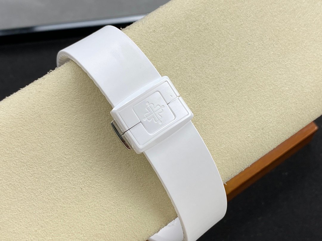 Patek Philippe Nautilus Blue 5711 40MM Watch - Image 9