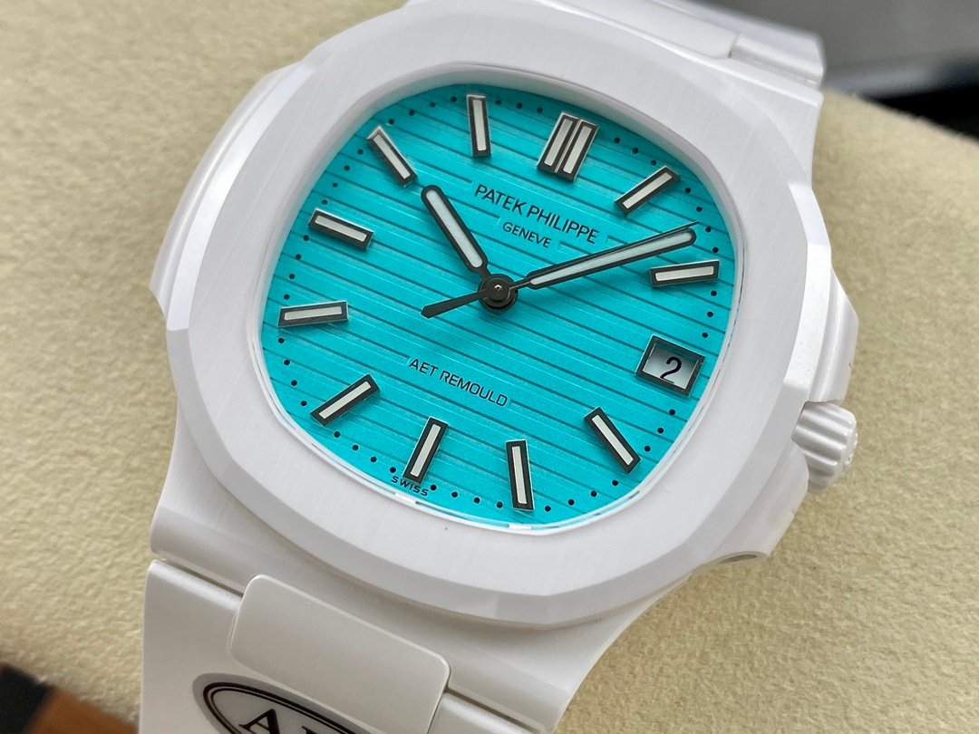 Patek Philippe Nautilus Blue 5711 40MM Watch - Image 4